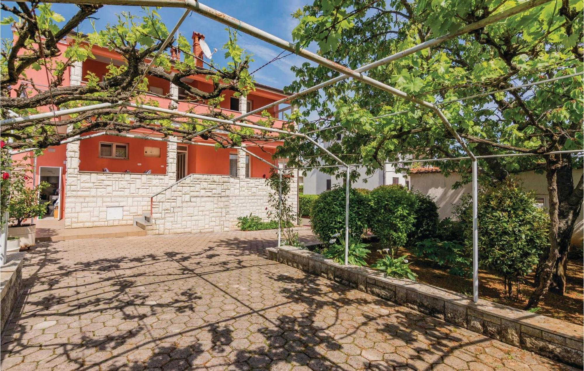 1 Bedroom Lovely Apartment In Rovinj Exterior photo